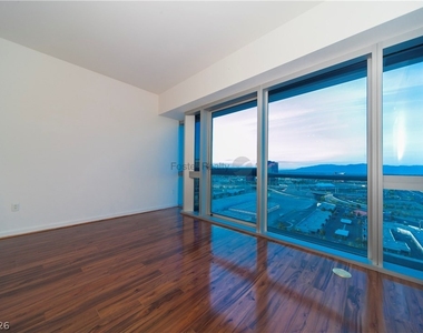 4471 Dean Martin Drive - Photo Thumbnail 5