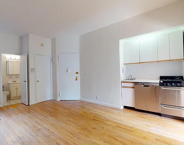 334 East 93rd Street - Photo Thumbnail 2