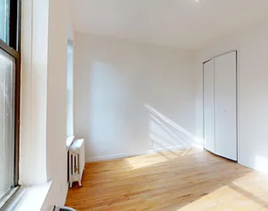 334 East 93rd Street - Photo Thumbnail 5