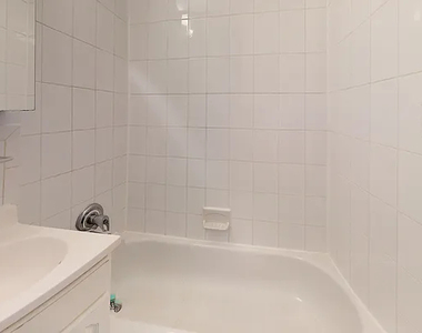 334 East 93rd Street - Photo Thumbnail 7