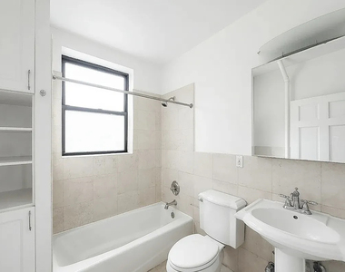 102nd Street/Amsterdam Ave - Photo Thumbnail 6