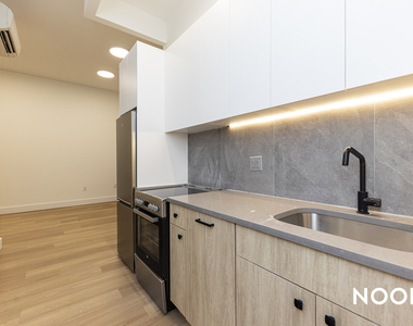 589 Knickerbocker Ave - Photo Thumbnail 14