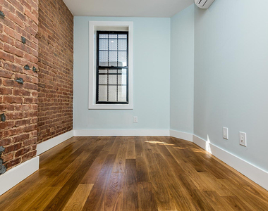 6702 60th St - Photo Thumbnail 1