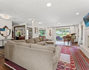 30 Lyndon Road - Photo Thumbnail 8