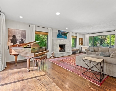 30 Lyndon Road - Photo Thumbnail 9