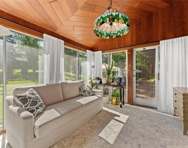 30 Lyndon Road - Photo Thumbnail 18