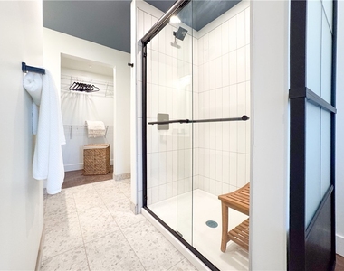 75 Monroe Avenue - Photo Thumbnail 5