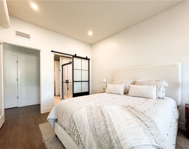 75 Monroe Avenue - Photo Thumbnail 4