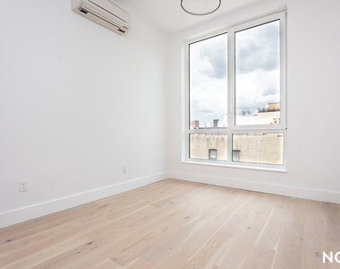 491 Evergreen Ave - Photo Thumbnail 13