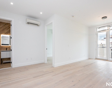 491 Evergreen Ave - Photo Thumbnail 1
