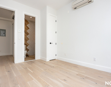 491 Evergreen Ave - Photo Thumbnail 14