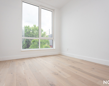 491 Evergreen Ave - Photo Thumbnail 9
