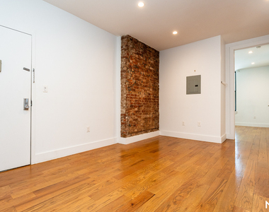 115 Carlton Ave - Photo Thumbnail 2