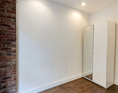 1047 Bedford Ave - Photo Thumbnail 6