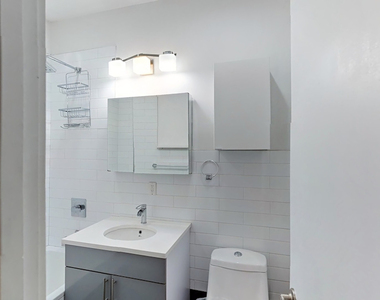 1047 Bedford Ave - Photo Thumbnail 3