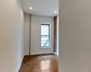 1047 Bedford Ave - Photo Thumbnail 8
