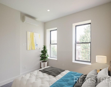 2351 Pacific St - Photo Thumbnail 3