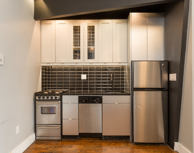 615 Gates Ave - Photo Thumbnail 10