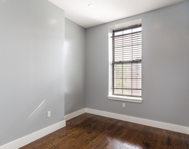 615 Gates Ave - Photo Thumbnail 5