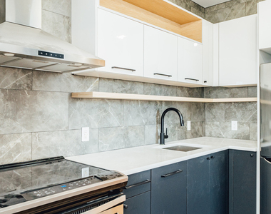 916 Bergen St - Photo Thumbnail 5