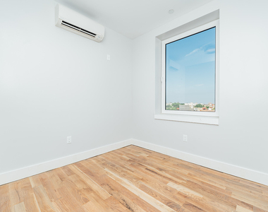 916 Bergen St - Photo Thumbnail 12