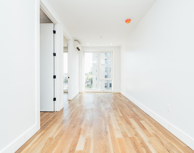 916 Bergen St - Photo Thumbnail 16
