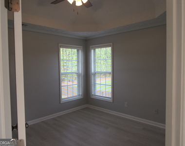 305 Sunderland Circle - Photo Thumbnail 28
