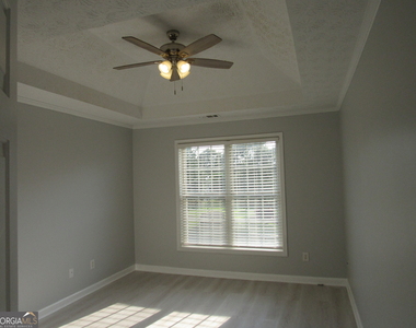 305 Sunderland Circle - Photo Thumbnail 35