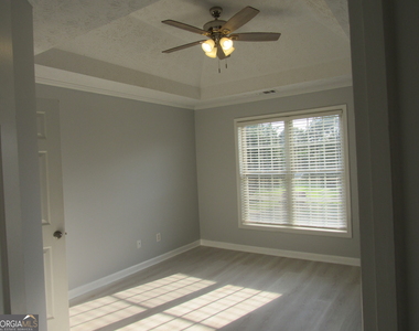 305 Sunderland Circle - Photo Thumbnail 33