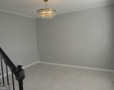 305 Sunderland Circle - Photo Thumbnail 13