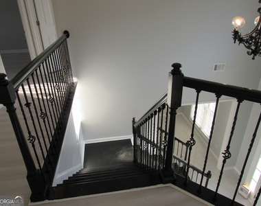 305 Sunderland Circle - Photo Thumbnail 37