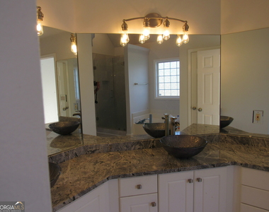 305 Sunderland Circle - Photo Thumbnail 23