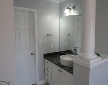 305 Sunderland Circle - Photo Thumbnail 34