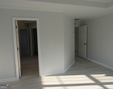 305 Sunderland Circle - Photo Thumbnail 26