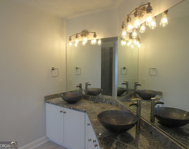 305 Sunderland Circle - Photo Thumbnail 22