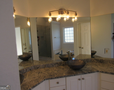 305 Sunderland Circle - Photo Thumbnail 24