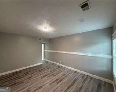 3800 Raiders Ridge Drive - Photo Thumbnail 7
