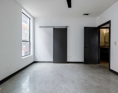 972 Dekalb Avenue Ne - Photo Thumbnail 13