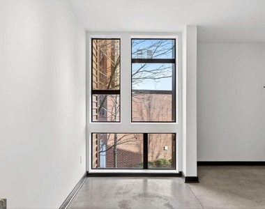972 Dekalb Avenue Ne - Photo Thumbnail 4