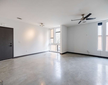 972 Dekalb Avenue Ne - Photo Thumbnail 3