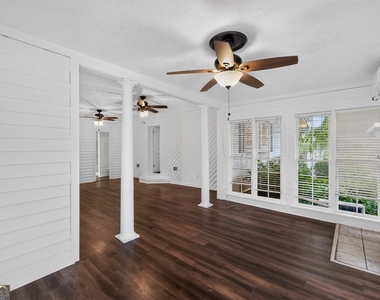 1455 Courtney Lane - Photo Thumbnail 10