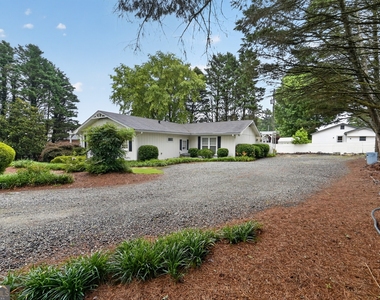 1455 Courtney Lane - Photo Thumbnail 5