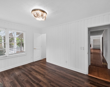 1455 Courtney Lane - Photo Thumbnail 14