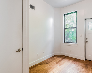 1141 Greene Ave - Photo Thumbnail 2