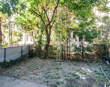 17-13 Gates Ave - Photo Thumbnail 12