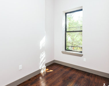 17-13 Gates Ave - Photo Thumbnail 5