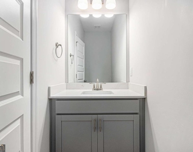 144 Crest Pointe - Photo Thumbnail 5