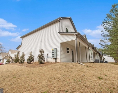 144 Crest Pointe - Photo Thumbnail 12