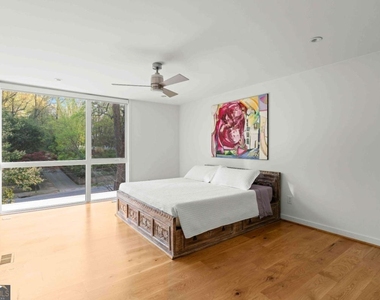 1936 Mclendon Avenue Ne - Photo Thumbnail 18