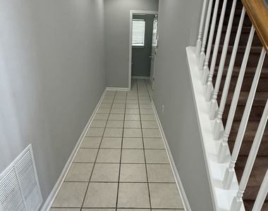 1667 Overview Circle - Photo Thumbnail 3